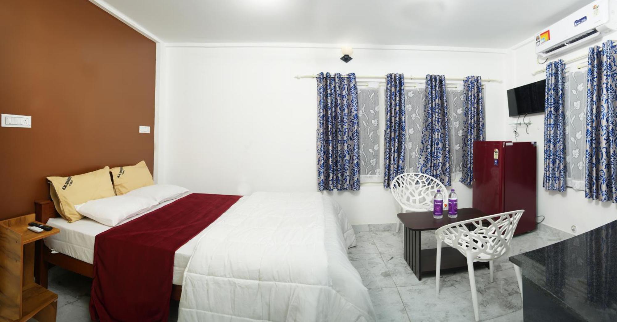 M M Residency Hotel Kochi Exterior foto
