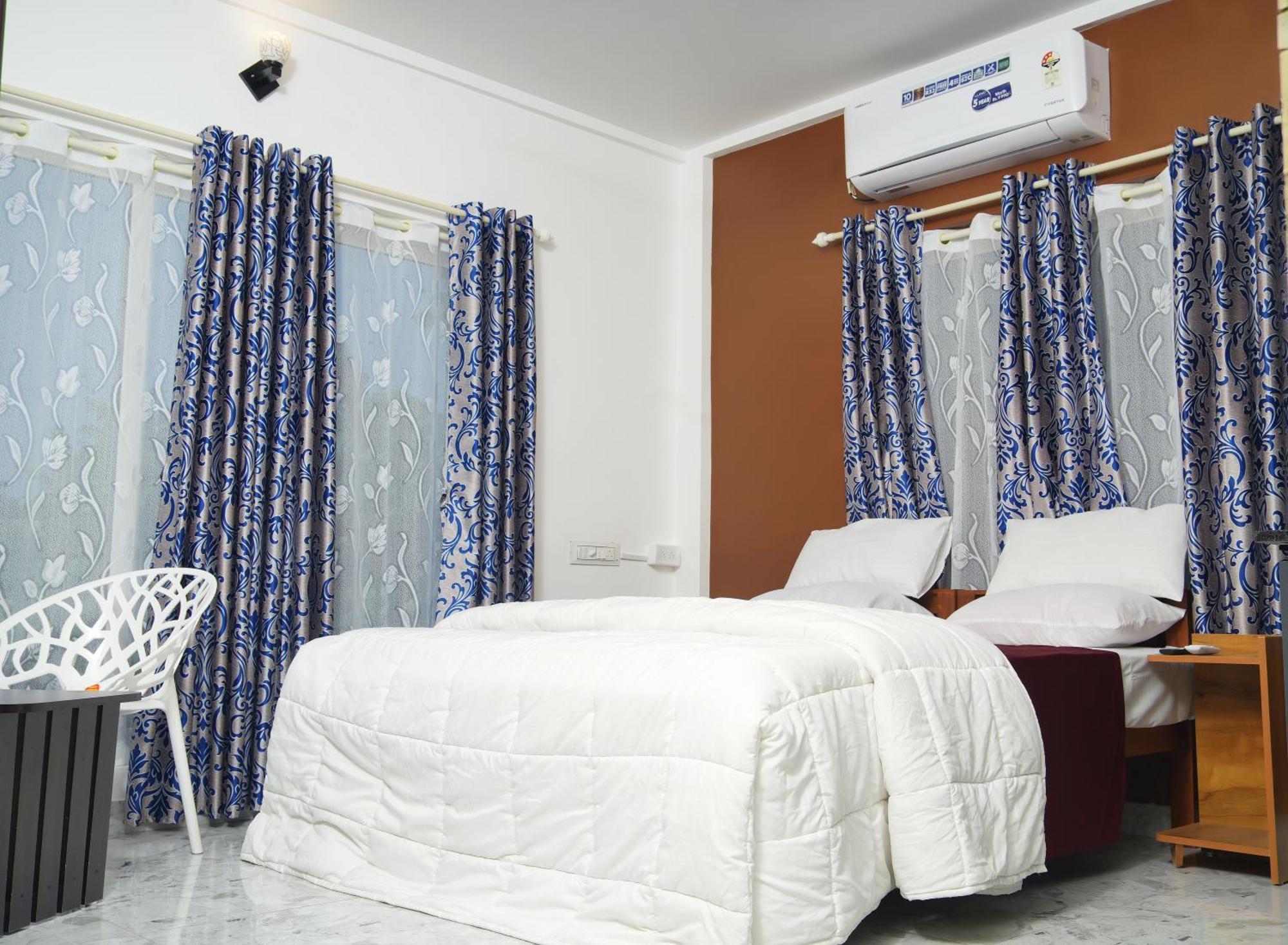 M M Residency Hotel Kochi Exterior foto