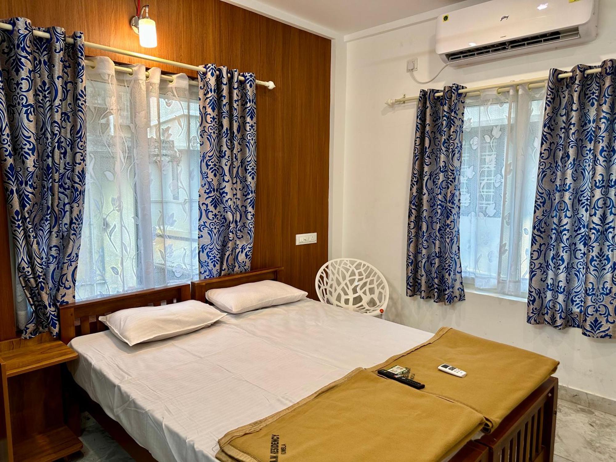 M M Residency Hotel Kochi Exterior foto
